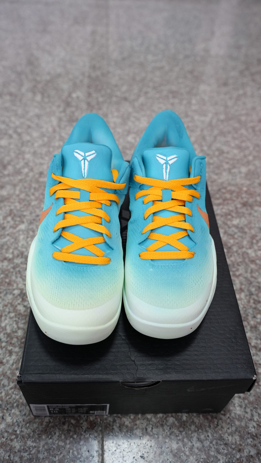Men’s Kobe Low-Top Basketball Shoes, Teal Mint Gradient Breathable Mesh Athletic Sneakers with Bronze Accent, Cushioned Non-Slip Wear-Resistant Training Footwear for Basketball & Casual Wear