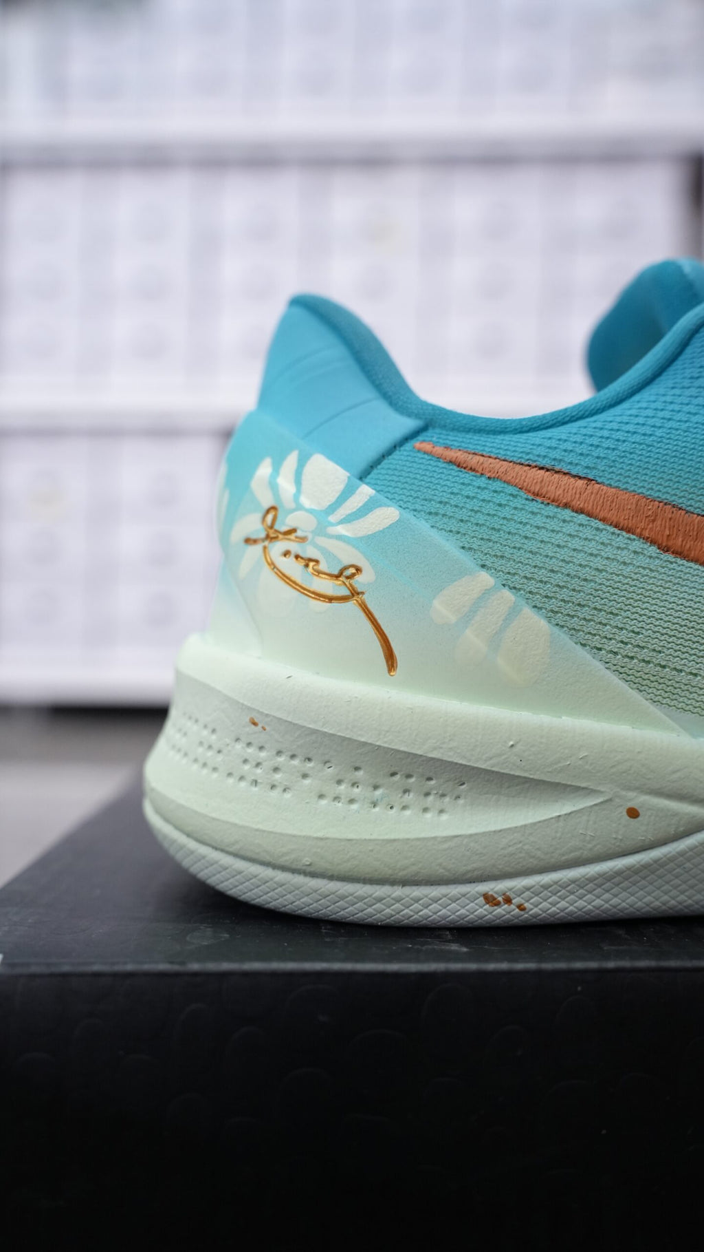 Men’s Kobe Low-Top Basketball Shoes, Teal Mint Gradient Breathable Mesh Athletic Sneakers with Bronze Accent, Cushioned Non-Slip Wear-Resistant Training Footwear for Basketball & Casual Wear