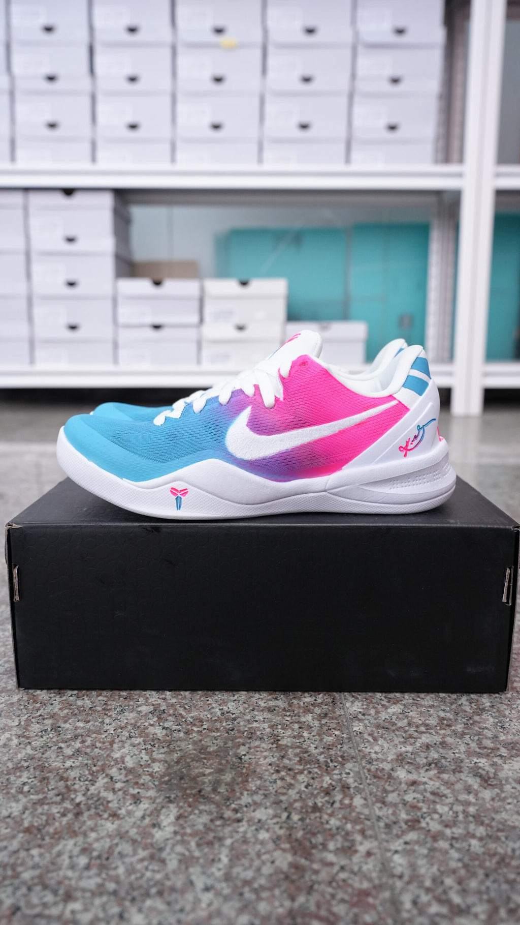 Men’s Kobe Low-Top Basketball Shoes, Blue Pink Gradient Breathable Mesh Athletic Sneakers, Cushioned Non-Slip Wear-Resistant Training Footwear for Basketball & Daily Casual Wear