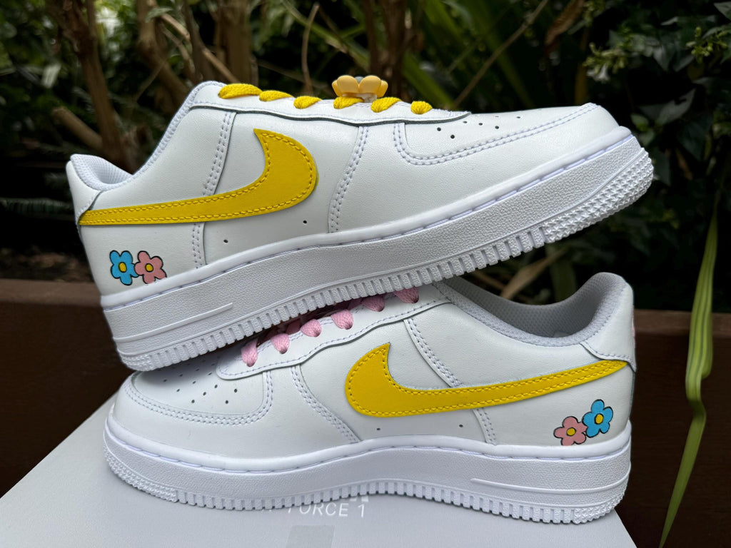 Hand Painted Air Force 1 Sneakers: Tweety Bird Cartoon Shoes AF1 white personalized gift design wedding fashion trainers anime shoes
