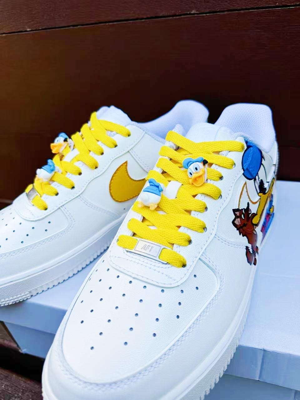 Hand Painted Donald Duck Air Force 1 Sneakers: Custom Cartoon Shoes AF1 white personalized gift design shoes wedding fashion trainers