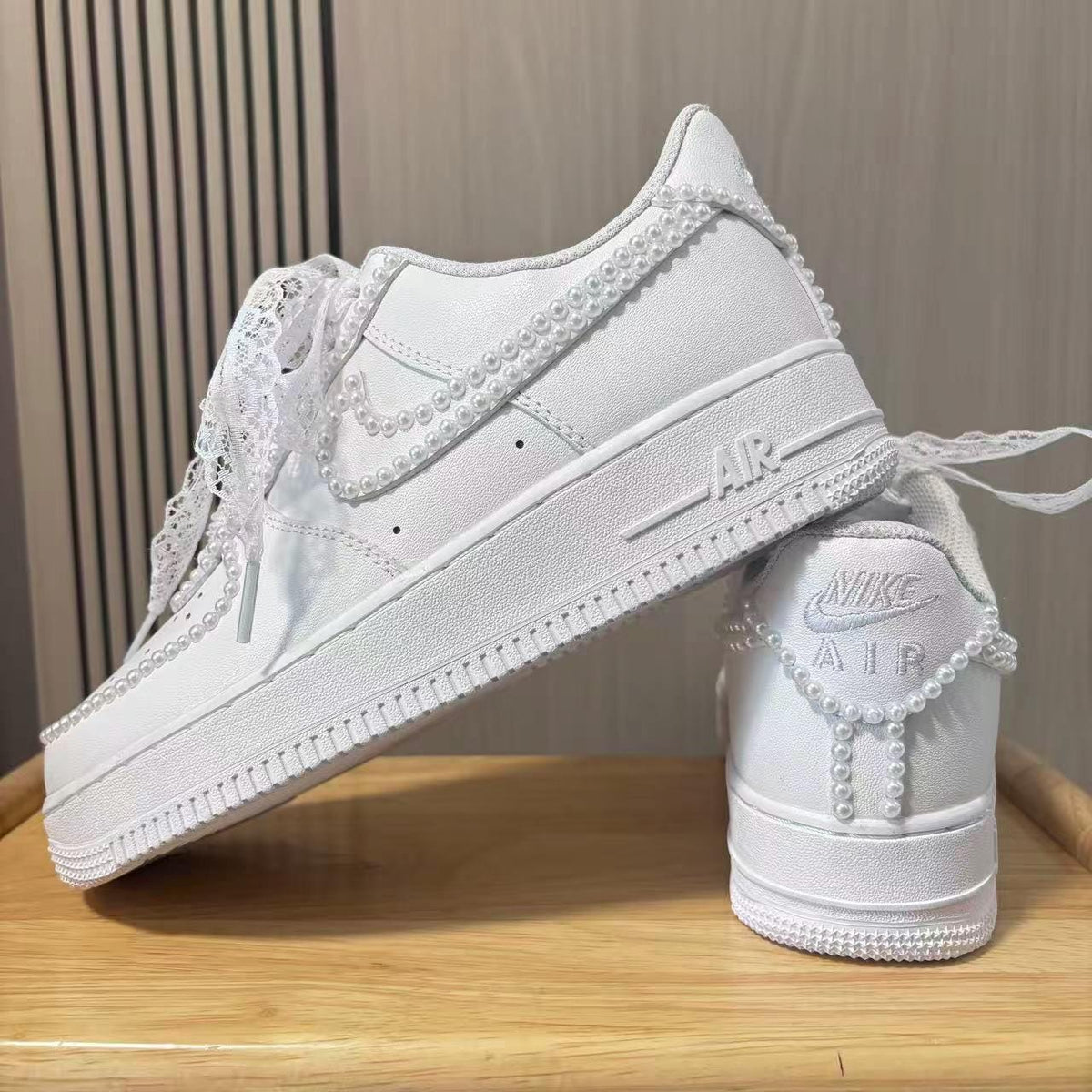 Custom Bride Pearl Edge Wedding Sneakers, Personalized Bride Pearl Sneakers,Lace Shoelaces,Bridesmaid and Best Man Gift,Prom Wedding Shoes