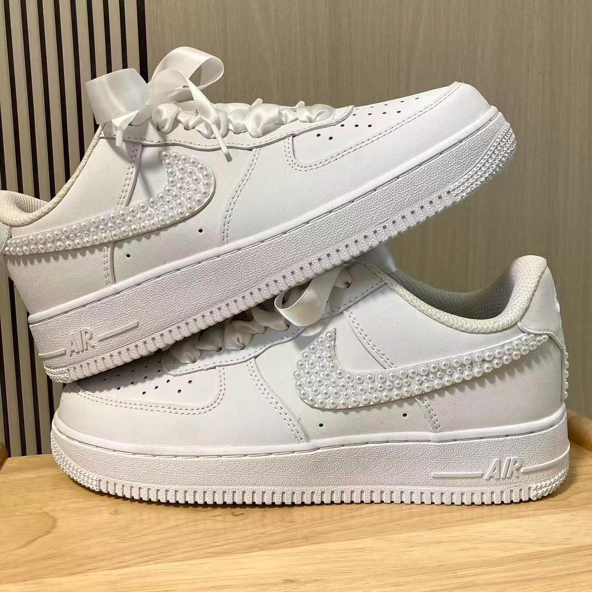 Personalized Bridal Party Wedding Sneakers,Custom Bride Pearl Wedding Sneakers, Bridesmaid Gift,From Wedding Shoes,Custom With Name & Date