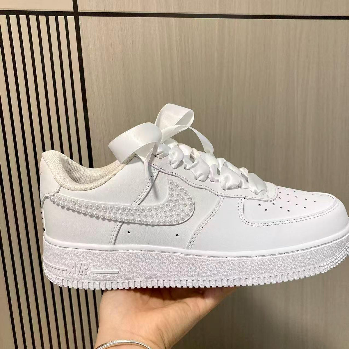 Personalized Bridal Party Wedding Sneakers,Custom Bride Pearl Wedding Sneakers, Bridesmaid Gift,From Wedding Shoes,Custom With Name & Date